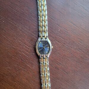Vintage Watches Pulsar Two Tone Bracelet Black Dial Gold Marker Quartz Watch